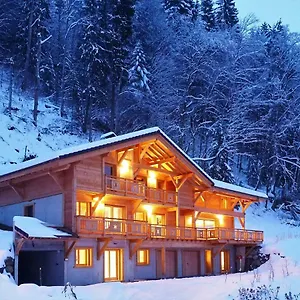 https://chalet-arpitan-les-carroz-grand-massif.hotels-rhonealpes.com